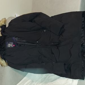 Brand New Never Worn Vince Camuto Puffer hooded coat